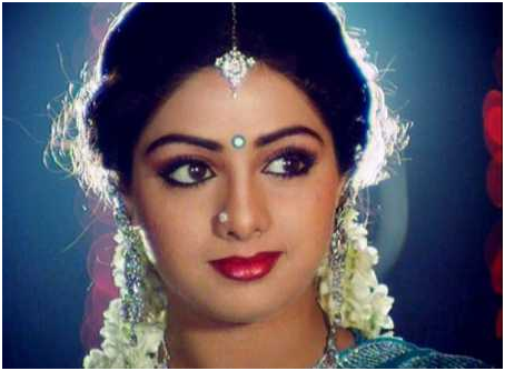 চাঁদের দেশে চলে গেলেন শ্রীদেবী