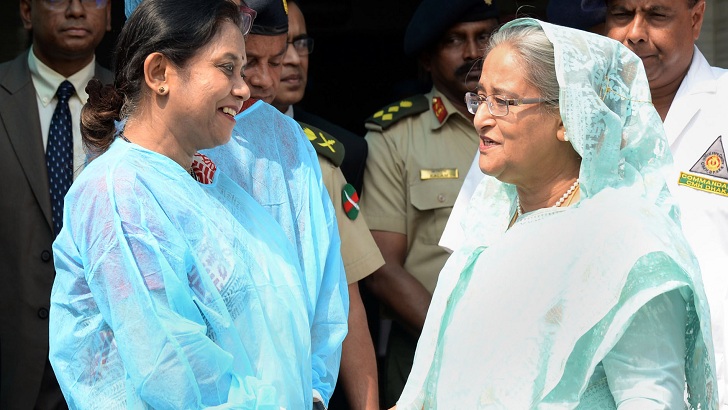 জাফর ইকবালকে দেখতে হাসপাতালে প্রধানমন্ত্রী